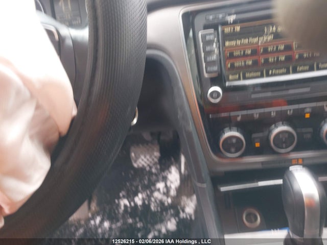 1VWBV7A38FC045462 Volkswagen PASSAT SE