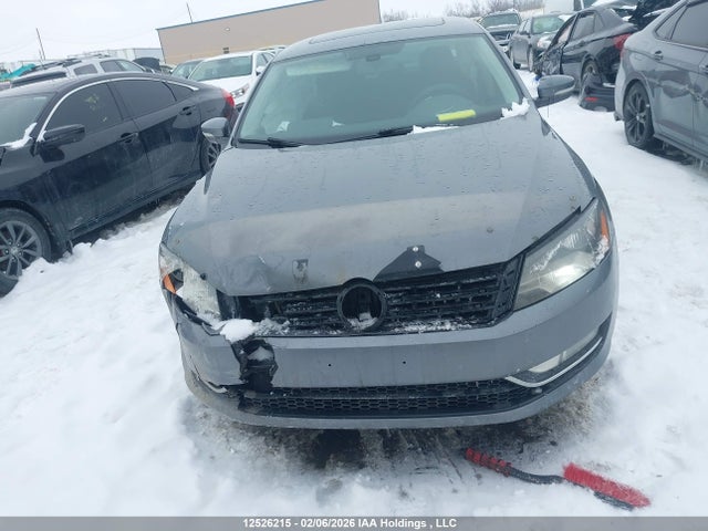 1VWBV7A38FC045462 Volkswagen PASSAT SE
