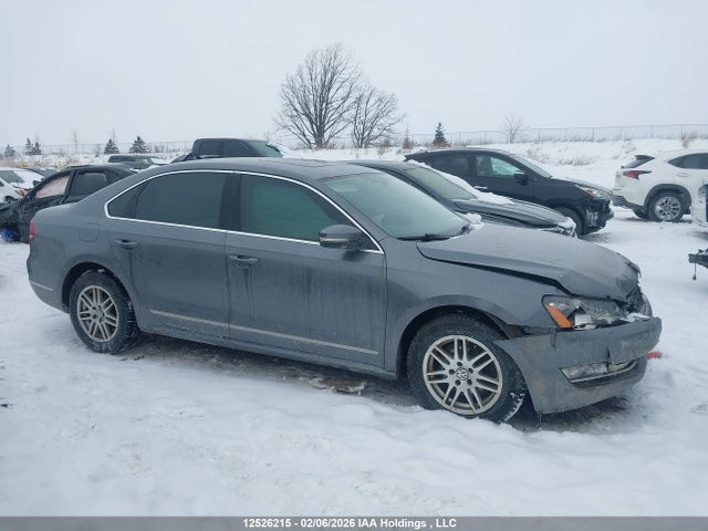 1VWBV7A38FC045462 Volkswagen PASSAT SE