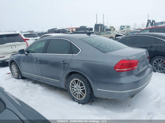1VWBV7A38FC045462 Volkswagen PASSAT SE