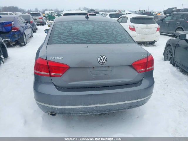 1VWBV7A38FC045462 Volkswagen PASSAT SE