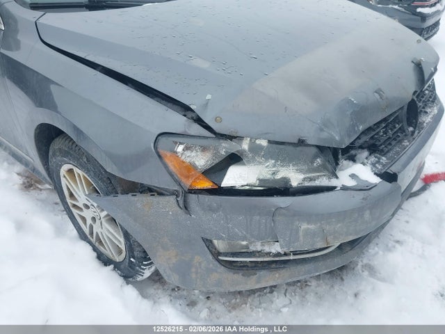 1VWBV7A38FC045462 Volkswagen PASSAT SE