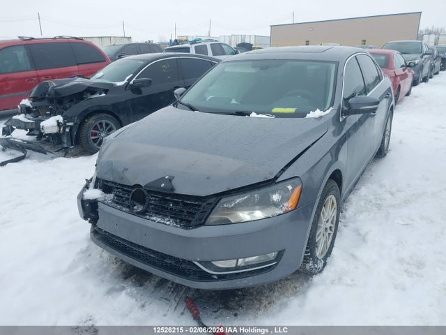 1VWBV7A38FC045462 Volkswagen PASSAT SE