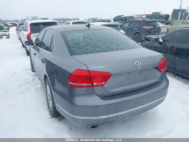 1VWBV7A38FC045462 Volkswagen PASSAT SE