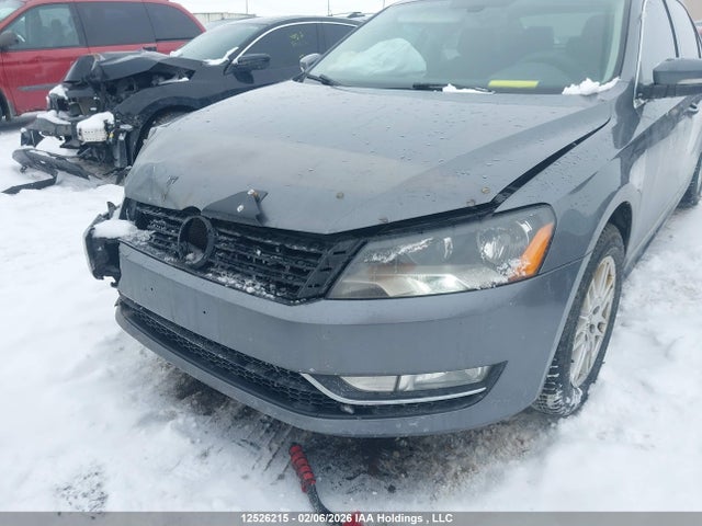 1VWBV7A38FC045462 Volkswagen PASSAT SE