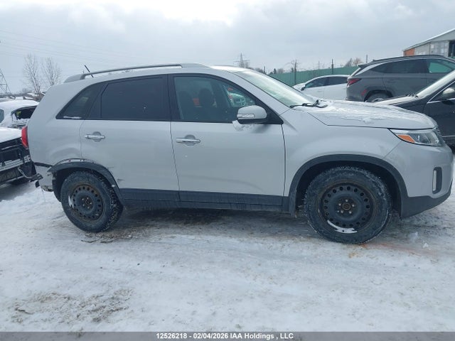 5XYKT3A61FG564621 KIA SORENTO LX