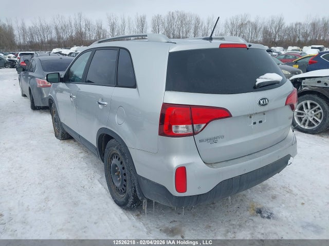 5XYKT3A61FG564621 KIA SORENTO LX