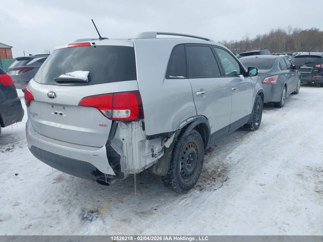 5XYKT3A61FG564621 KIA SORENTO LX