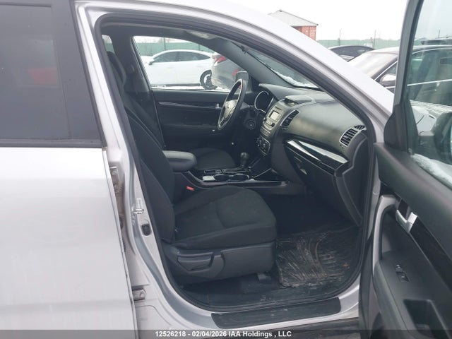 5XYKT3A61FG564621 KIA SORENTO LX