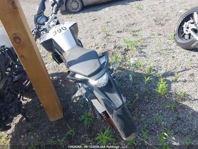 KTM 390 Duke 2015 MD2JGJ40XFC253599 Image 3
