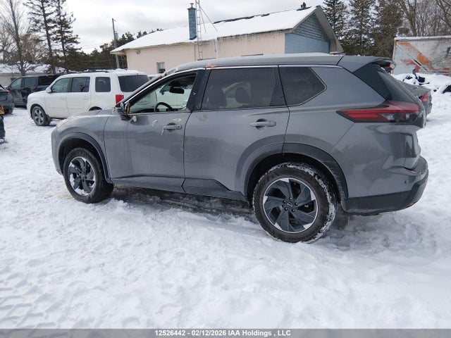 JN8BT3BB3RW182856 Nissan Rogue Sv Moonroof