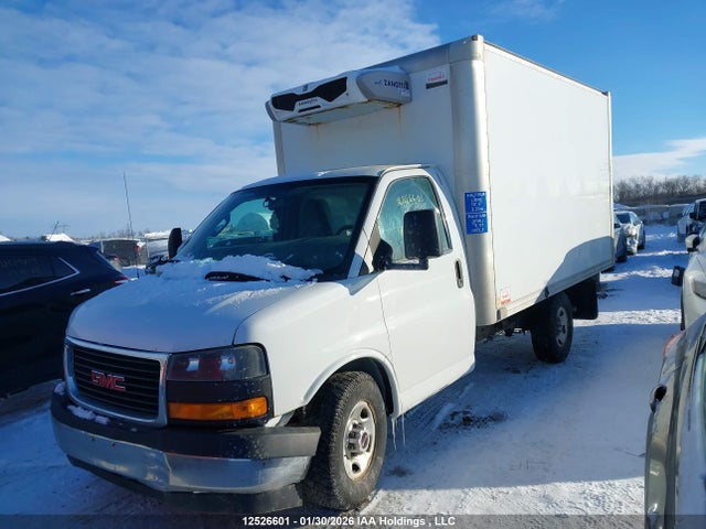 12526601 :رقم المزاد ، 1GD07RFP3J1254104 vin ، 2018 Gmc Savana Cutaway Work Van مزاد بيع