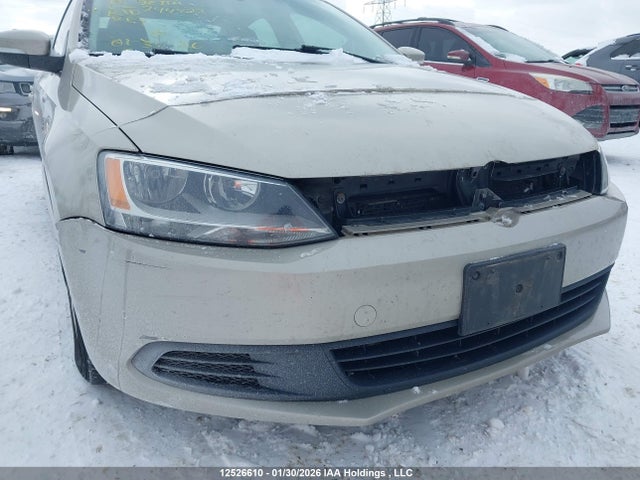 3VWDK7AJ0EM244423 Volkswagen Jetta