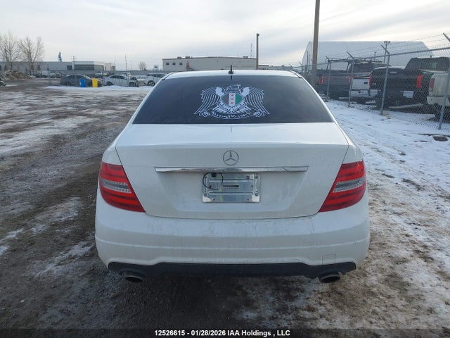 WDDGF8AB5EA901576 Mercedes-Benz C 300 4matic