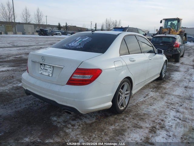 WDDGF8AB5EA901576 Mercedes-Benz C 300 4matic