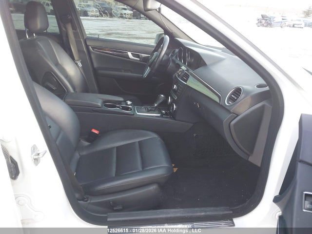 WDDGF8AB5EA901576 Mercedes-Benz C 300 4matic