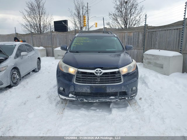 5TDJKRFH8FS174310 Toyota Highlander Xle