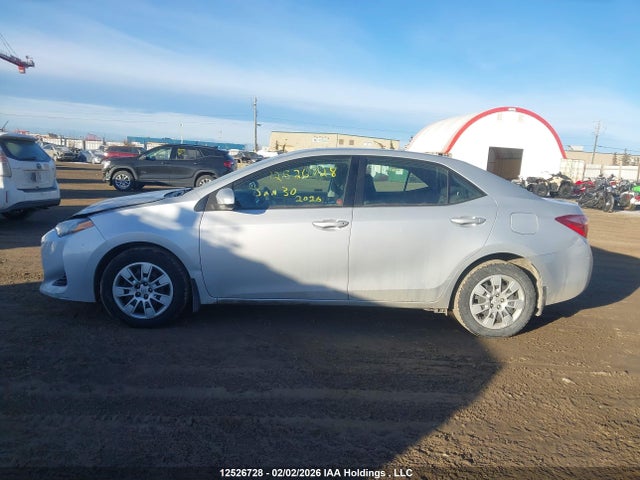 2T1BURHE8HC898835 Toyota COROLLA LE