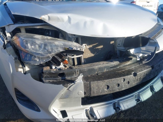 2T1BURHE8HC898835 Toyota COROLLA LE