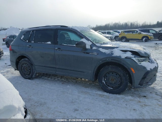 3VV8B7AXXNM116166 Volkswagen Tiguan Se R-line Black