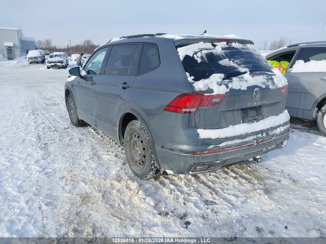 3VV8B7AXXNM116166 Volkswagen Tiguan Se R-line Black