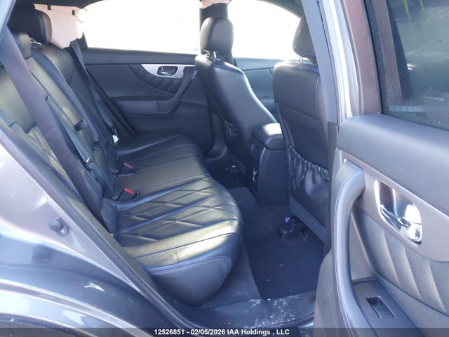 JN8CS1MW7GM752328 Infiniti QX70