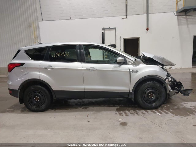 1FMCU9GD6KUC15159 Ford ESCAPE SE