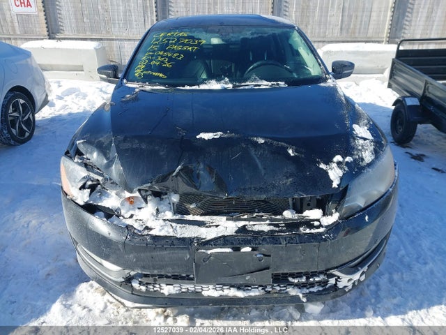 1VWCV7A3XFC045483 Volkswagen PASSAT SEL