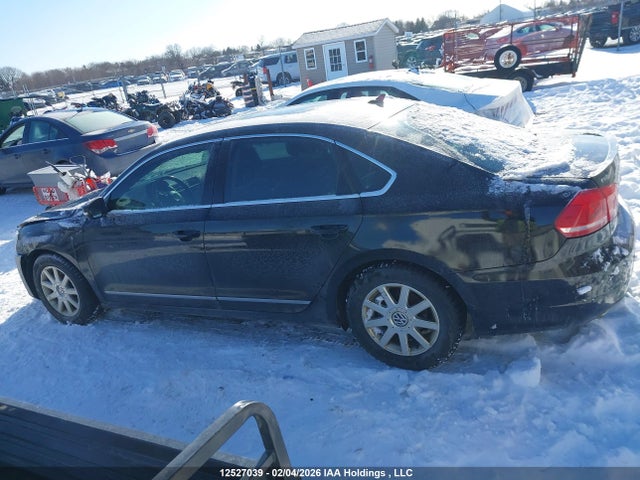 1VWCV7A3XFC045483 Volkswagen PASSAT SEL
