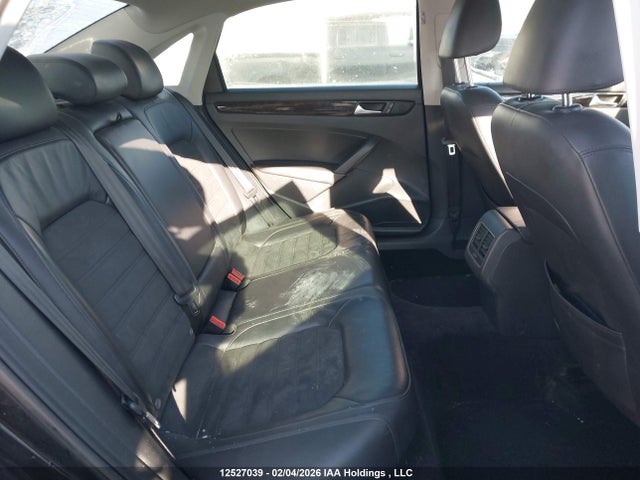 1VWCV7A3XFC045483 Volkswagen PASSAT SEL