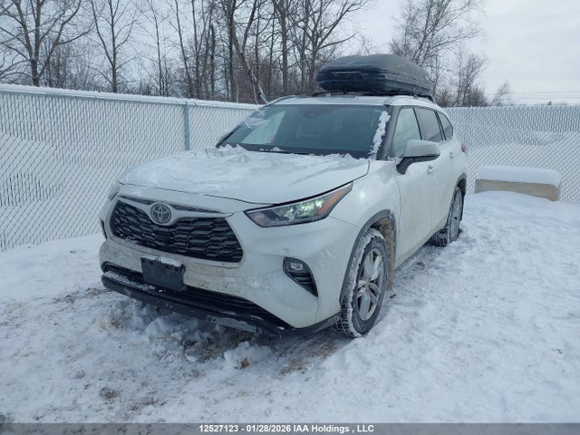 5TDGZRBHXNS243539 Toyota Highlander Xle