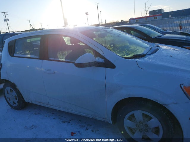 1G1JB6SH3F4196062 Chevrolet Sonic