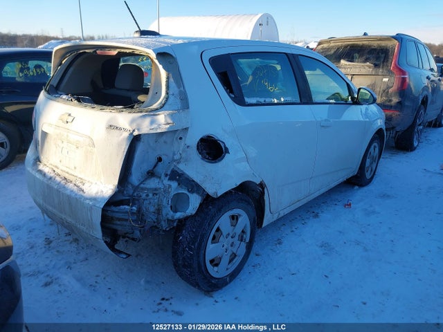 1G1JB6SH3F4196062 Chevrolet Sonic