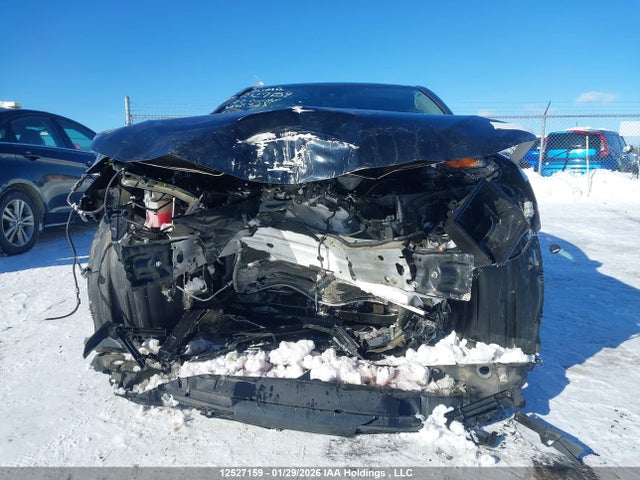 4T1C11AK5NU640328 Toyota CAMRY LE