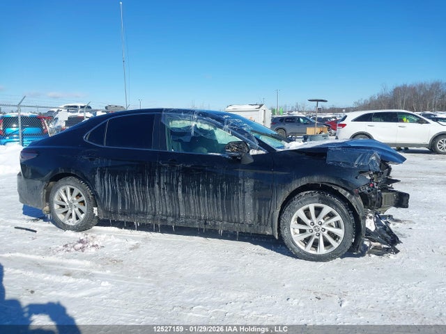 4T1C11AK5NU640328 Toyota CAMRY LE