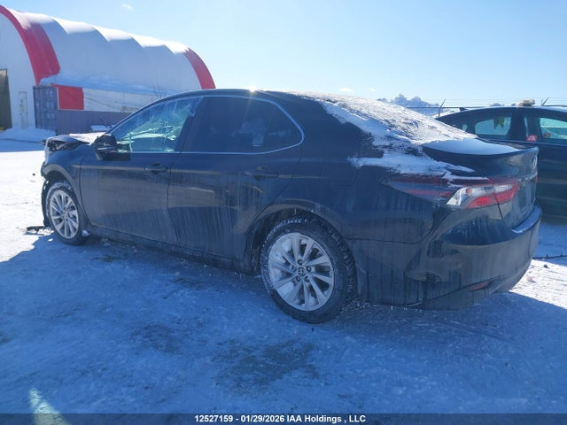 4T1C11AK5NU640328 Toyota CAMRY LE