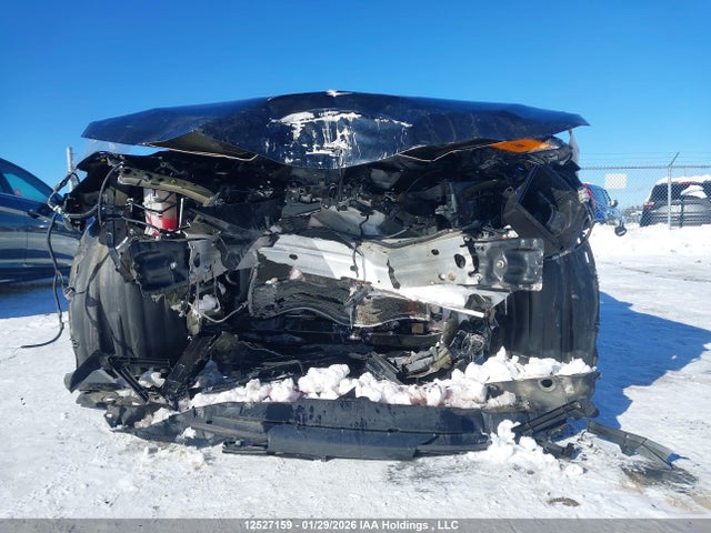 4T1C11AK5NU640328 Toyota CAMRY LE