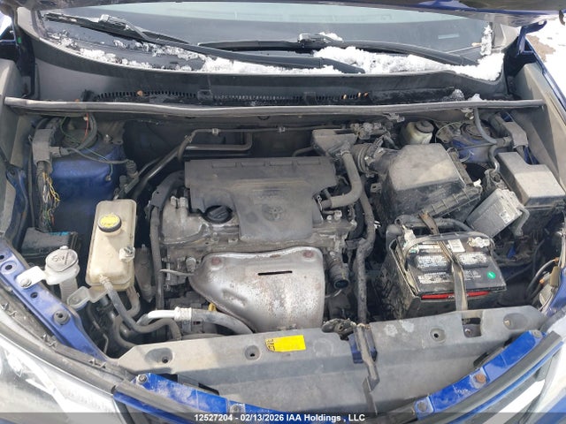 2T3BFREV0FW295640 Toyota RAV4 LE