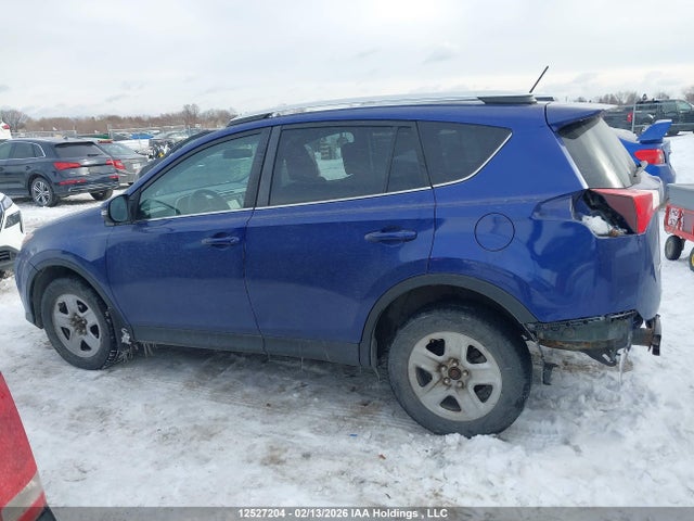 2T3BFREV0FW295640 Toyota RAV4 LE