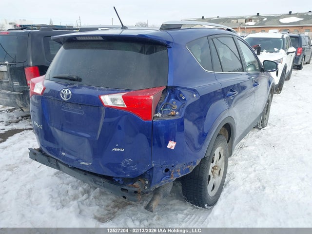 2T3BFREV0FW295640 Toyota RAV4 LE