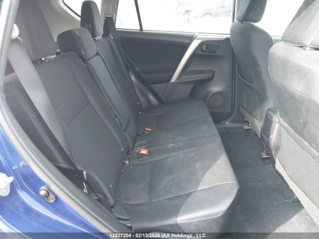 2T3BFREV0FW295640 Toyota RAV4 LE