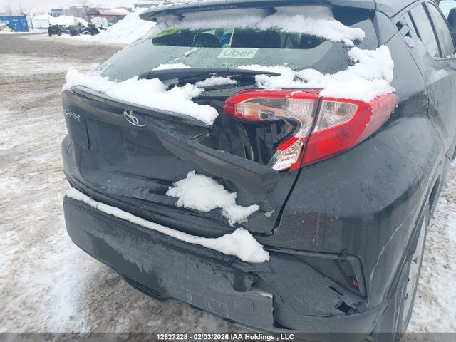 JTNKHMBX0M1121142 Toyota C-HR