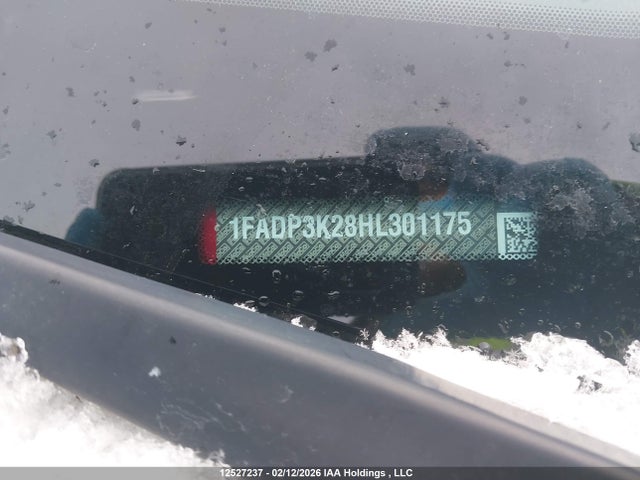 1FADP3K28HL301175 Ford FOCUS SE