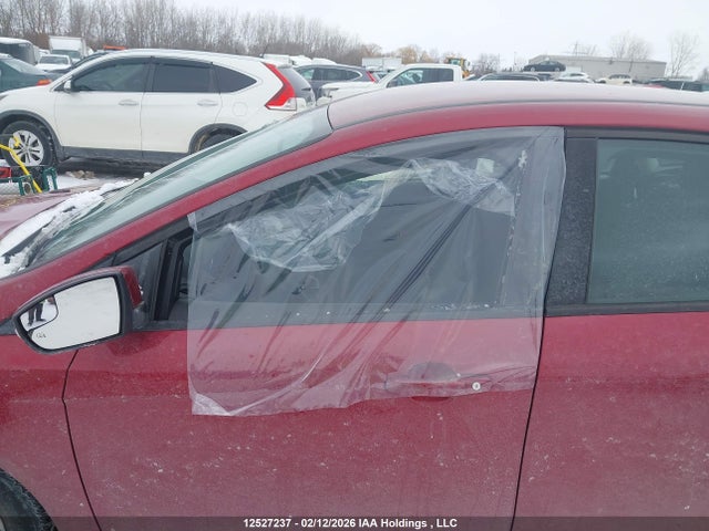 1FADP3K28HL301175 Ford FOCUS SE