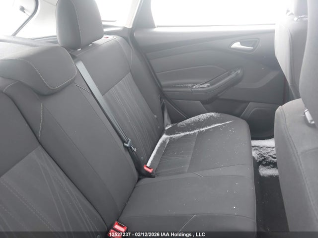 1FADP3K28HL301175 Ford FOCUS SE