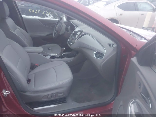 1G1ZE5STXHF244172 Chevrolet MALIBU LT