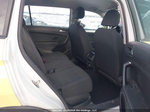3VV0B7AX8NM056062 Volkswagen TIGUAN S
