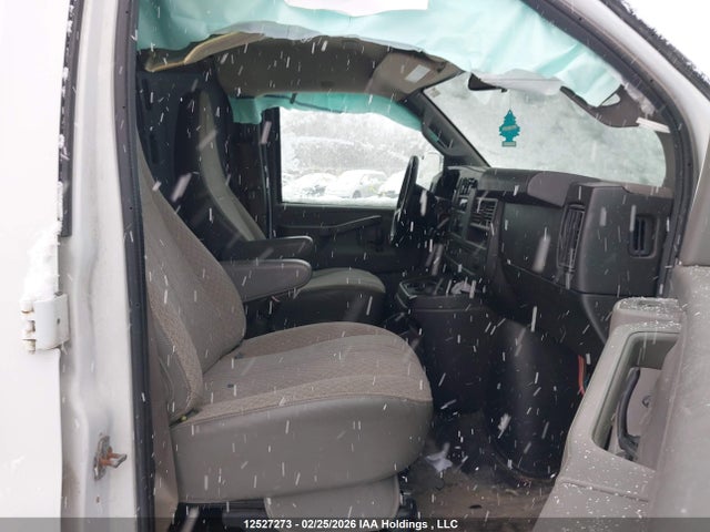 GMC Savana 2500 Work Van 2019 1GTW7AFP1K1279178 Image 5