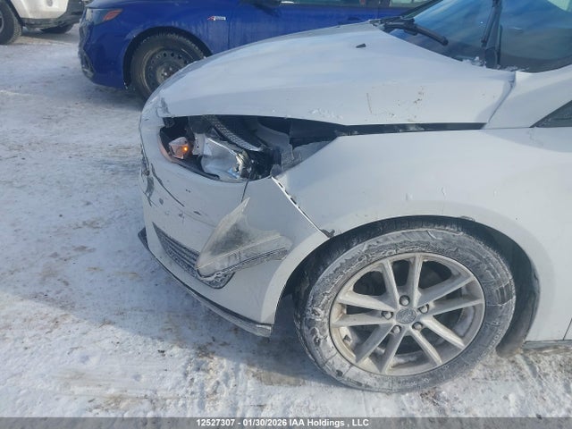 1FADP3K29JL247830 Ford FOCUS SE
