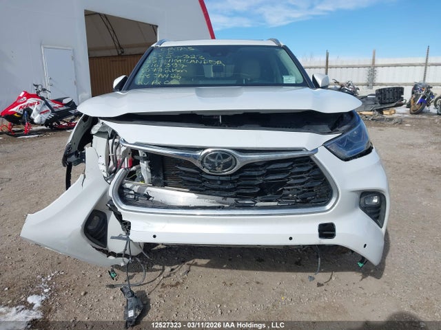 5TDFZRBH6NS161397 Toyota Highlander Platinum